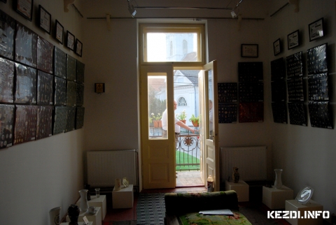 Gyűjtem�nyek H�za - Hobbi cserebere klub 20-as Udvart�r