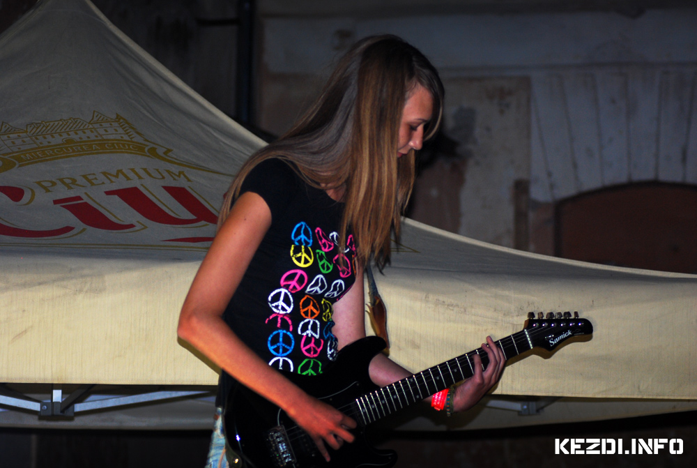 Silverproof @ Dj Arena - Demeter Lilla guitars - Őszi Sokadalom 2010
