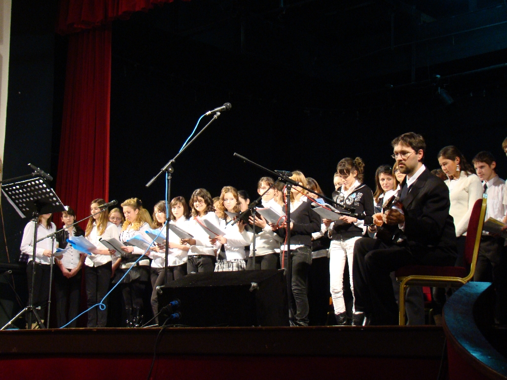 V�rom az Urat - kereszty�n adventi zenefesztiv�l - Vigad�