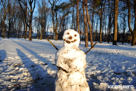 Egy Karácsonyi hóember a Józsiás Parkban