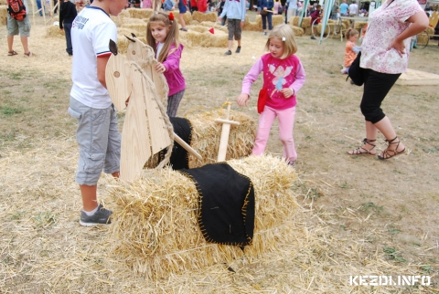 Székölykök - A nagy játék - gyermekfesztivál az egész családnak - Augusztus 10-12 Katrosa Kézdivásárhely - 2012 Fotó: Pascu Timea