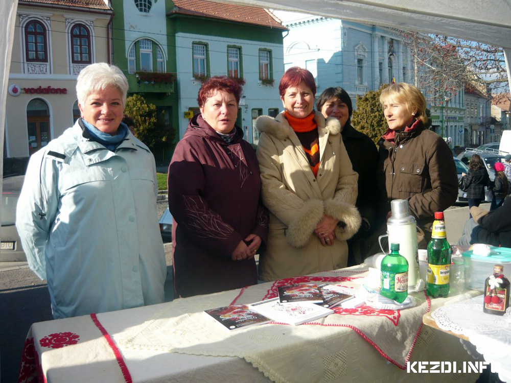 Hagyomnyos termkvsr stemnyekkel - Kzdivsrhelyi Nők Egyeslete - 2012-11-10 - Hagyomnyos termkvasr Kzdivsrhelyen