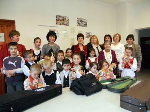 Húsvéti Ünnep az oroszfalvi iskolában és a felsőcsernártoni Népházban