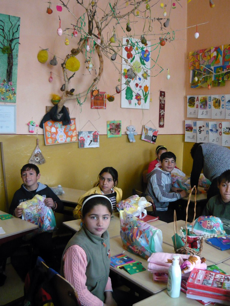 Hsvti nnep az oroszfalvi iskolban s a felsőcsernrtoni Nphzban - Kzdivsrhelyi Nők Egyeslete