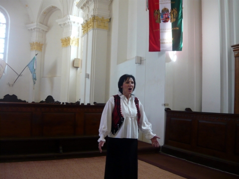 Meister Éva előadása a kézdivásárhelyi református templomban és Kézdiszentkereszten