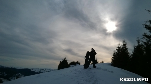 Snowboarddal Gyimesközéplokon - Erdély / Transylvania - fotó: Deme Tamás