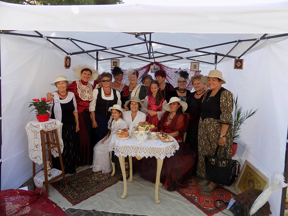 XIX.Szzadi Piaci Korkp sta a sokadalmi forgatagban 2017 - Kzdivsrhelyi Nők Egyeslete