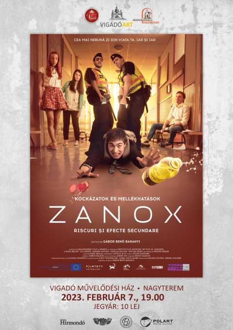 Zanox � Kock�zatok �s mell�khat�sok c�mű, Baranyi Benő első nagyj�t�kfilmje a Vigad�ban - A Vigad� Művelőd�si H�z szervez�s�ben, 2023. febru�r 7-�n (kedd), 19 �r�t�l, a Zanox � Kock�zatok �s mell�khat�sok c�mű, Baranyi Benő első nagyj�t�kfilmj�t tekinthetik meg az �rdeklődők a Vigad� Művelőd�si H�z nagyterm�ben. 

A k�tes eredetű h�zip�link�k sok fejf�j�st okoznak, a Zanox nevű k�s�rleti szerrel viszont lehetőv� teszik az időutaz�st. R�ad�sul m�s pi�kkal ellent�tben nem előre, hanem a m�ltba. Misivel is ez t�rt�nik, akit a k�vetkező reggelen a m�snaposs�g helyett ism�t az �retts�gi v�r. A szokatlan helyzettel �lve Misi b�trabban kezdem�nyez Jank�n�l, akibe r�g�ta szerelmes, megpr�b�l megakad�lyozni egy gyilkoss�got, �s a t�ri t�telt is �tn�zi, amit h�zni fog. Arra viszont nem gondol, hogy mennyi mindennek kell a hely�n lennie ahhoz, hogy napj�t val�ban a legjobb� alak�tsa, mik�zben v�szesen fogy az időutaz�s �zemanyaga, a h�zip�linka. Baranyi Benő első nagyj�t�kfilmje romantikus �s sci-fi jegyekkel �tszőtt v�gj�t�k.

V�rjuk szeretettel!
Jegy�r: 10 lej