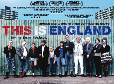 This is England (Ez itt Anglia) a Filmklubban - November 11.n a Filmklubban: This is England (Ez itt Anglia) 2006.os angol filmdrma, 106 percben.Rendezte Shane Meadows, szerplk: Thomas Turgoose, Stephen Graham, Jo Hartley, Andrew Shim, Vicky McLure.1983-ban jrunk: a falklandi hbor, Margaret Thatcher, az aerobic, a Blockbusters kvzshow s a brfejek Nagy-Britannijban. Ahogy a tanv vget r, hossz, unalmas hetek vrnak a 12 ves Shaunra, aki egy tengerparti kisvrosban l elfoglalt desanyjval. Apja a Falkland-szigeteken esett el, Shaun azta hordja a nadrgot, amit tle kapott - kzvetve ez a nadrg hvja fel r a skinhead-vezr Woody figyelmt, s ettl kezdve a kisfi krl felgyorsulnak a lomha nyri napok. A brfejek bandja kt szempontbl is hinyptlv vlik letben: egyrszt bartsgot, msrszt apamodellt knl szmra. Shaun a csapat benjminjaknt lpsrl lpsre kivvja trsai tisztelett, mikzben felfedezi az eszels bulik s az els csk mmort. Egy nap azutn feltnik a sznen Combo, aki frissen szabadult a brtnbl, s irnytsa alatt a banda clba veszi a helyi kisebbsgeket - Shaun szmra vget r az rtatlansg kora s belp a val vilgba.