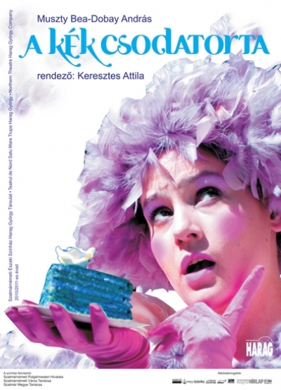A kék csodatorta - Szatmárnémeti Északi Színház Harag György Társulat előadása - 2011. november 24., csütörtökön 9 és 13 órától Muszty Bea, Dobay András: A kék csodatorta - a szatmárnémeti Északi Színház, Harag György Társulat előadásában.Az előadást a Csipike bérletes nézőinknek játsszuk, de bérleten kívül is lehet jegyet váltani, a jegy ára 5 lej.A hisztérikus királykisasszony, Szupertónia nem akar férjhez menni. S ezzel nem csupán apját kergeti kétségbeesésbe, hanem trónörökös híján Patológia királyságát is veszélybe sodorja. Apja mindent megpróbál, orvosok és csodadoktorok sorát hívja lányához, ám a hisztéria gyógyíthatatlan. A kérőknek a gyógyhatású kék csodatortát kellene megtalálni és elhozni. Az út veszélyes és kalandokkal teli, át kell jutni a Döhék földjén, meg kell menteni Drakulinát, a hétfülű sárkányt az elfuserált zsenik kornyikálásától, a Kámpicsokat pedig Sanda Kán uralma alól kell felszabadítani. Belkántó herceg hű kísérőjével, a költő és műstoppoló Vibrátóval, és a később hozzájuk csatlakozó Heuréka postáskisasszonnyal vállalja a nehéz küldetést, s még a minden fortélyt bevető Affekt és Effekt grófja sem tudja megakadályozni céljában.Rendező: Keresztes AttilaDíszlettervező: Fornvald GrétiJelmeztervező: Bianca Imelda JeremiasZenei vezető: Budean-Mihály JuditElőadják:Patológia királya - Nagy Csongor ZsoltSzupertónia, királykisasszony - Vencz Stella-GabriellaDoktor Plácébó - Rappert GáborDoktor Plágium, udvari orvos - Nagy AntalBelkántó herceg - István IstvánVibrátó - Galló ErnőHeuréka - Varga AndreaEffekt grófja - Nagy OrbánAffekt grófja - Gaál GyulaNagy Döhe - Nagy Csongor ZsoltBrünhilda, a lánya - László ZitaTábornok - Bandura TiborMama - Lőrincz ÁgnesPapa - Bessenyei IstvánFiú - Nagy TamásDrakulina, hétfülű sárkány - Némethy ZsuzsaRendőr - Bandura TiborNagy Kámpics - Zákány MihálySanda Kán - Nagy Csongor ZsoltCsuklyás - Fábry Koppány, m.v.Udvari bolond - Csiki Orsolya