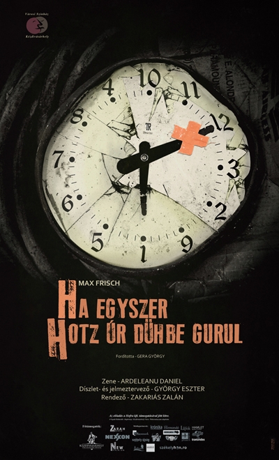 Max Frisch: Ha egyszer Hotz �r d�hbe gurul - a K�zdiv�s�rhelyi V�rosi Sz�nh�z el�ad�sa - 2012. m�jus 3., cs�t�rt�k�n 19 �r�t�l, Max Frisch: Ha egyszer Hotz �r d�hbe gurul - a K�zdiv�s�rhelyi V�rosi Sz�nh�z el�ad�sa.Az el�ad�st a Tompa Pufi b�rletes n�z�ink sz�m�ra j�tsszuk. Max Frisch sv�jci dr�ma�r� Ha egyszer Hotz �r d�hbe gurul, a groteszk humort sem mell�z� sz�nm�ve m� az ill�zi�mentes sz�nh�z gy�ngyszeme. A cselekm�ny kibontakoz�sa sor�n tan�iv� v�lunk annak, ahogyan az intellektus �s kisz�m�that�s�g megtestes�t�je, egy enyh�n r�vidl�t� doktor, tudom�nyos pontoss�ggal rombolja sz�t prec�zen fel�p�tett �let�t. Keresd a n�t - int a francia sz�ll�ige. Avagy a szekr�nyt, mely jelen esetben nem csup�n a h�zass�gt�r� feles�g b�rt�ne, hanem tov�bbi csontv�zak rejtekhelye. S ezek, amint napvil�gra ker�lnek, ler�ntj�k a leplet a polg�ri �letforma (�l)szent int�zm�ny�r�l, a h�zass�gr�l.'Mire val� a h�zass�g, ha nincs �szinte viszony a h�zast�rsak k�z�tt, s mi�rt maradnak h�zasok, ha ez is csup�n egy szerep, amit elj�tszanak m�sok el�tt? Frisch tulajdonk�ppen polg�rpukkaszt� darabokat �rt. Nyelvezete k�zvetlen, a szerepl�k a sz�npadon, �s azon t�l is kil�pnek a szerep�kb�l. A direkt p�rbesz�dek k�zvetlen reakci�ra serkentik a k�z�ns�get - ez a t�rt�net azonban m�r nem a darabr�l sz�l, hanem egy�ni probl�m�j�v� v�lik a n�z�nek.' - mondja az el�ad�sr�l Zakari�s Zal�n sepsiszentgy�rgyi rendez�. D�szlet - �s jelmeztervez� Gy�rgy Eszter, a zen�t Ardeleanu Daniel �ll�totta �ssze. C�mszerepben fell�pnek: D�vid P�ter, Gul�csi Zsuzsa, tov�bbi szerepl�k K�fity Annam�ria, Lung L�szl� Zsolt, Moln�r Orsolya, Orb�n Levente, Veres El�d.