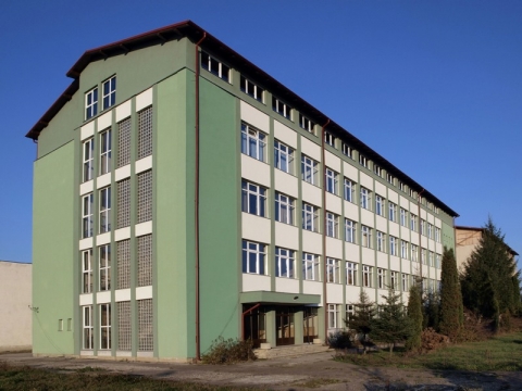 G�bor �ron Szakk�pz� L�ceum beiskol�z�si terve a 2014 / 2015-�s tan�vre - G�bor �ron Szakk�pz� L�ceum beiskol�z�si terve a 2014 / 2015-�s tan�vreM�szaki szakl�ceum:Nappali tagozat, 4 �v:- sz�m�t�s technikus, 28 hely (k�d: 135)- erd�szeti �s erd�kitermel�si technikus, 28 hely (k�d: 136)Esti tagozat, 5 �v:- ruhatervez� technikus, 28 hely &nbsp;Szakiskola:Nappali tagozat, 3 �v:- k�szruhak�sz�t�, 28 hely (k�d: 620)- �cs, �p�letasztalos, parkett�z� / k�m�ves, burkol�, vakol� 28 hely (k�d: 575)Jelentkezni az int�zm�ny titk�rs�g�n 8-15 �r�ig