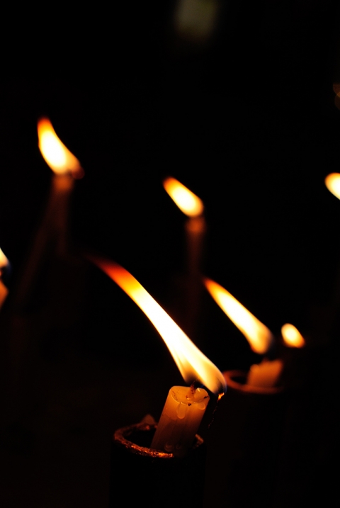 Adventi gyertyagyújtás - November 29.-én szombat es 18 órától a Gábor Áron téren advent alkalmából gyertyát gyújt Bokor Tibor, Kézdivásárhely polgármestere.
Közreműködnek a kantai egyházi kórus, a Benedek Elek Óvoda, a Petőfi Sándor Általános Iskola és a Református Kollégium.