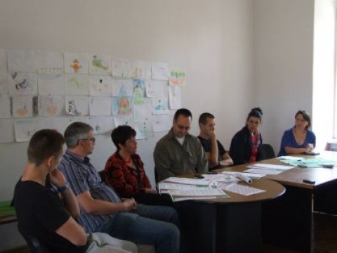 Csal�d �s eg�szs�g hete - ki�rt�kel�   - J�nius 18-�n, cs�t�rt�k�n 11:00 �rakor sajt�t�j�koztat�ra ker�l sor. A t�j�koztat� c�lja az elm�lt h�ten zajlott Csal�d �s eg�szs�g hete rendezv�nysorozat �rt�kel�se.
A rendezv�ny helysz�ne: A Pro Pectus Egyes�let sz�khelye (Ady Endre utca 3 sz�m).

A „Csal�d �s eg�szs�g hete” nevet visel� rendezv�nyt a k�zdiv�s�rhelyi Sportiroda, a KSE kos�rlabda szakoszt�ly, a Rebeka Misszi�s K�zpont, a Pro Pectus Egyes�let, a Gyulafeh�rv�ri Caritas, a Z�ld Nap Egyes�let, a B�zakal�sz Csal�dos K�z�ss�g, a Must�rmag Csal�dos K�z�ss�g, a Man�cska Napk�ziotthon �s a Manna Kereszty�n Egyes�let bonyol�totta le.

A szervez�k szeretettel v�rj�k a m�dia k�pvisel�it �s az �rdekl�d�ket.