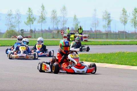 Orsz�gos Karting Bajnoks�g - 2016.m�jus 07-�n 9 �r�t�l Orsz�gos Karting Bajnoks�g a k�zdiv�s�rhelyi Skat Kart p�ly�n.