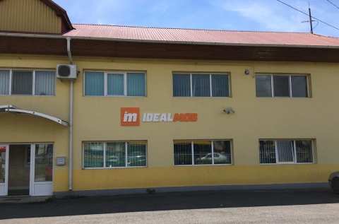 Ideal Customer �ll�saj�nlatai - Ideal Customer, K�zdiv�s�rhelyre csapatt�rsat keres. Rom�n, magyar, angol nyelvtud�s sz�ks�ges!

On-line �rt�kes�t�
Az ide�lis jel�lt:
- minimum k�z�pfok� v�gzetts�g
- sz�m�t�g�pes felhaszn�l�i ismeretek, honlaptartalom-felt�lt�sben szerzett tapasztalat
- figyelmes, felel�ss�gteljes
- j� kommunik�ci�s- �s kapcsolatteremt� k�szs�g
A munkak�r le�r�sa:
- az on-line �s telefonos rendel�sek menedzsmentje (el�k�sz�t�s, felad�s, ut�n k�vet�s)
- �gyfelekkel val� kapcsolattart�s (on-line)
- �gyfelek �tbaigaz�t�sa
- m�s on-line �rt�kes�t�ssel kapcsolatos feladatok
- �ruk�szlet �tv�tele �s rendszerez�se
K�rj�k, �n�letrajz�t �s motiv�ci�s level�t a k�vetkez� e-mail c�mre k�ldje: ioanacisar@gmail.com

�rt�kes�t�si �gyn�k
Az ide�lis jel�lt:
- minimum k�z�pfok� v�gzetts�g
- sz�m�t�g�pes felhaszn�l�i ismeretek
- B-kateg�ri�j� hajt�si enged�ly (min. 2 �ves tapasztalat)
- j� kommunik�ci�s- �s kapcsolatteremt�, illetve t�rgyal�si k�szs�g
- utaz�si hajland�s�g az orsz�gban �s k�lf�ld�n is
A munkak�r le�r�sa:
- piackutat�s �s a leend� �gyfelek felt�rk�pez�se
- term�kek bemutat�sa �s rekl�moz�sa
- rendel�sek felv�tele �s felad�sa/kisz�ll�t�sa
- az �gyfelekkel val� kapcsolattart�s
K�rj�k, �n�letrajz�t �s motiv�ci�s level�t a k�vetkez� e-mail c�mre k�ldje: ioanacisar@gmail.com