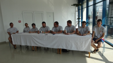 CSAKIS Csal�dos Kereszt�ny Fesztiv�l Sajt� t�j�koztat� - 2016 j�lius 26-�n, kedden 10 �rakor tartott sajt� t�j�koztat�t az első CSAKIS Csal�dos Kereszt�ny Fesztiv�l szervező csapata. Megtudhattuk a program k�n�latokat. A fesztiv�l fő előad�ja dr. Koml�si Piroska (Budapest).

A fesztiv�lon fell�p: a Kov�szna Belv�rosi Ifj�s�gi 'Zengjed a dalt' zenekar, az udvarfali Rem�nys�g Egy�ttes (Erd�ly egyik legjobb kereszt�ny zenekara),
Csisz�r L�szl�, �s a K�rmel Egy�ttes.

A rendezv�ny teljesen ingyenes, v�runk minden kedves �rdeklődőt. A fiatalok is megtal�lj�k hely�ket a h�rom napos fesztiv�lon, aki szereti Istent dics�rni, dicső�teni akkor itt az alkalom, hogy tanuljon zene t�ren a K�rmel egy�ttestől, p�nteken �s szombaton d�lut�n dics-suli lesz.

V�runk szeretettel minden kedves �rdeklődőt.
Csoma Attila