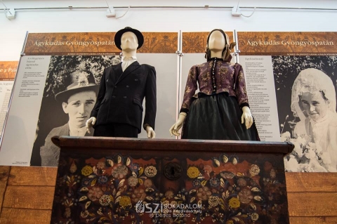 Kocsira l�d�m, hegyibe p�rn�m... - �csolt �s festett l�d�k a Pal�cf�ldről c�mű ki�ll�t�shoz kapcsol�d� m�zeumpedag�giai foglalkoz�sok - Szombaton, 2016 szeptember 10-�n 10 -12 �ra k�z�tt az Incze L�szl� C�ht�rt�neti M�zeumban a �Kocsira l�d�m, hegyibe p�rn�m...� �csolt �s festett l�d�k a Pal�cf�ldről c�mű ki�ll�t�shoz kapcsol�d� m�zeumpedag�giai foglalkoz�sra ker�l sor. Az interakt�v idegenvezet�st, a l�d�k k�sz�t�s�t bemutat� kisfilmeket, a ki�ll�t�st feldolgoz� foglalkoztat� f�zetet, kirak�st �s a k�zműves tev�kenys�get 6 �vn�l idősebb gyerekeknek javasoljuk.

A foglalkoz�s �ra gyerekenk�nt 5 lej.
A ki�ll�t�s szeptember 20-ig tekinthető meg, a foglalkoz�sra felh�vjuk a pedag�gusok figyelm�t is. A csoportos di�kjegy �ra 50 lej, előzetes időpont egyeztet�s sz�ks�ges Dim�ny Erika m�zeumpedag�gusn�l (0751248277).