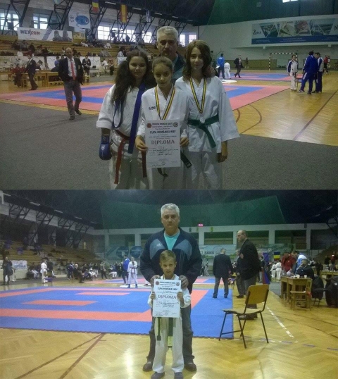 Kézdivásárhely Csapatban II. - és egyéniben I. helyezést értek el az Országos Shotokan Karate bajnokságon - 2016 október 29-30-án a kézdivásárhelyi Sportcsarnokban megtartott Országos Shotokan Karate bajnokságon Kézdivásárhely csapata jól szerepelt. Csapatban II. - és egyéniben I. helyezést értek el Szász Lajos tanítványai.
I. Bán Krisztián
II. Csapatban: Fülôp Hanna, Nagy Annamária, László Edina
