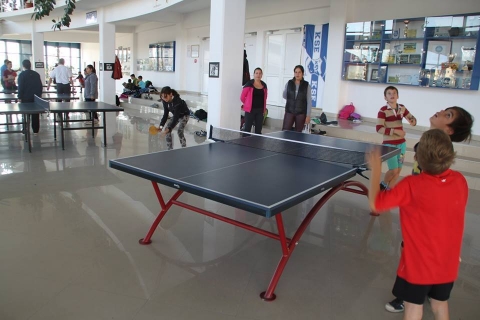 Programaj�nl� a t�li vak�ci� idej�re - gyerekeknek, fiataloknak �s sz�lőknek - Programaj�nl� a t�li vak�ci� idej�re - gyerekeknek, fiataloknak �s sz�lőknek

1. December 27. - h�tfő - 08:00-17:00 �ra k�z�tt: Sportiroda Kupa (minifoci bajnoks�g fiataloknak, felnőtteknek)
2. December 27. - kedd - 17:00-19:00 �ra k�z�tt: Aikido �nv�delmi szemin�rium K�d�r Attila nemzetk�zi �nv�delmi �s lefegyverz�si k�zdősport edzővel 
3. December 28. - szerda 13:00-15:00 �ra k�z�tt: Asztaliteniszez�s gyerekek, sz�lők sz�m�ra �s egy meglepet�s program a jelenlevőknek
4. December 30. - p�ntek - 13:30 �r�t�l: j�t�k t�vir�nyit�s (elemes) aut�kkal - saj�t aut� sz�ks�ges

A fenti programokon csak tiszta tornacipőben lehet r�sztvenni a K�zdiv�s�rhelyi sportcsarnokban
(kiv�telt k�pez a minifoci bajnoks�g szurkol� t�bora)

Kocsis Zolt�n
sportiroda vezető
0754646744