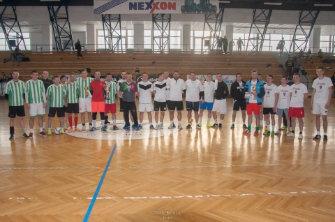 Sportiroda Kupa m�sodik alkalommal 14 csapattal - 14 csapat nevezett be a m�sodik alkalommal megrendezett Sportiroda Kup�ra a k�zdiv�s�rhelyi sportcsarnokban.

https://www.kezdi.info/documents/kezdi_info_document_4221.jpg

https://www.kezdi.info/documents/kezdi_info_document_4222.jpg

A minifoci m�rkőz�sek reggel 7 �rakor kezdődtek �s du 3 �r�ig tartottak.

L�ssuk a t�bl�zatot:
I. Bad Boys
II. Argo
III. Maksa
IV. Komoly Cs�r�k
g�lkir�ly: Kurtuly R�bert

https://www.kezdi.info/documents/kezdi_info_document_4223.jpg

https://www.kezdi.info/documents/kezdi_info_document_4224.jpg

a nyertes csapat egy �ven kereszt�l birtokolhatja a v�ndorkup�t, amelyet meg kell v�denie 2017 december�ben.

Gratul�lunk a r�sztvevőknek �s a nyerteseknek!
Nemsok�ra lehet k�sz�lni a Farkas Istv�n Eml�kserlegre!

https://www.kezdi.info/documents/kezdi_info_document_4225.jpg