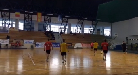 12 csapat nevezett be a 3-ik Farkas István Emlékserleg minifoci bajnokságra - 12 csapat nevezett be a 3-ik alkalommal megszervezett Farkas István Emlékserleg minifoci bajnokságra a Kézdivásárhelyi Sportcsarnokban.
Lássuk az eredményeket:
I. Red Magic
II. Fc Forest
III. Brooklyn
IV. Joga Bonito
Öregfiúk a Farkas Istvŕn Emlékserleg alkalmával - 2017
https://www.kezdi.info/documents/kezdi_info_document_4251.jpg