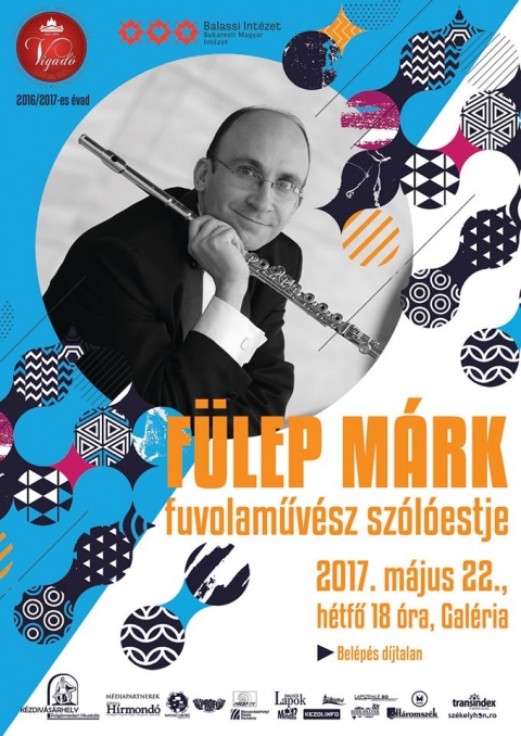 Fülep Márk fuvolaművész szólóestje a Vigadóban - 2017. május 22-én hétfőn 18 órától a Vigadó Művelődési Ház galériájában Fülep Márk fuvolaművész szólóestjén vehetnek részt.
A belépés díjtalan.
Fülep Márk alapfokon Doma Istvánné, majd Cserfalviné Ferenczi Katalin, középfokon Rácz János, majd Siklósi Tamás növendékeként végezte zenei tanulmányait. Országos rajzpályázatot, népdal-éneklési versenyeket nyert. A budapesti Liszt Ferenc Zeneakadémián Pröhle Henriknél tanult, ahol 2000-ben Summa Cum Laude diplomázott. Tanulmányai során végig kísérte az a vezérelv, miszerint a nagyszerű és méltán világhírű hazai fuvolaművészektől el lehet sajátítani a fuvolaművészet fortélyait. Ezért kiemelt jelentőségűek a mesterkurzusok, közel negyvenen tanult: Bálint János, Csalog Benedek, Csetényi Gyula, Drahos Béla, Gyöngyössy Zoltán, Ittzés Gergely, Matuz István, Walter Auer, Mario Caroli, Michael - Martin Kofler, Alain Marion, Auréle Nicolet, Paula Robison, Yossi Arnheim, stb. professzoroknál.
Játékával és munkásságával mindig komoly szakmai elismeréseket váltott ki. Artisjus-díjat (1998, 2008), háromszor Fischer Annie ösztöndíjat (2004, 2005, 2006) és Lajtha László-díjat (2008) kapott. Temesváron (2002) I. díj és különdíjat nyert; Budapesten (2003) középdöntős volt. 2004-ben a Magyar Fuvolás Társaság elnökségi tagnak választotta.
A klasszikus fuvolairodalom teljes repertoárjának megszólaltatása mellett fontosnak tartja a magyar népzene hagyományának ápolását. Hangszerének lehetőségeit a különböző zenei stílusokban kutatja: a barokk díszítéstechnika, a modern megfúvási módok, improvizált kadenciák, népi hangszerek egyaránt foglalkoztatják. Koncertjein gyakran többféle fuvolán játszik, ő adta hazánkban az első önálló altfuvola estet. Alkalmazza a körkörös légzéstechnikát. Fontosnak tartja a kortárs zenékre való nyitottságot, több szerző komponált számára művet. Aktív tagja az EAR Együttesnek és dolgozik a Marcato Együttessel. Műveket mutatott be Pierre Csillag, Dragony Tímea, Faragó Béla, Gyöngyössy Zoltán, Horváth Balázs, Bischer-Matyó Tamás, Pintér Gyula, Sugár Miklós zeneszerzők darabjaiból.
Az EAR Együttes „A magyar népi hangszerek az elektronikában”c. programja Sugár Mikós kezdeményezésére jött létre, amely Fülep Márk népi hangszereken való jártasságának a kortárs zene irányába és a zeneszerzők magyar népzene alkalmazására való buzdításával összhangra talált. A magyar népi hangszerekre való komponálás hosszú évek, különleges és egyedülálló kísérleteit vonja majd maga után.
forrás: http://www.fulepmark.hu/index2.php?oldal=eletrajz&lngid=1