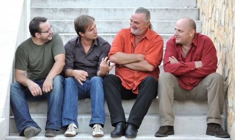 Délutáni Jazz & Grill - Tátrai Tibor Jazz Quartetje - 2017. július 29.-én, szombaton délután 17 órától a Bálványos Resort, Gastrolab Nyárikertjében kerül megszervezésre a Délutáni Jazz & Grill.
Sokféle frissen sült finomság, saláták és köretek bő választéka, jó hangulat!
Élő zene: Tátrai Trend, a legendás Tátrai Tibor Jazz Quartetje
Tátrai Tibor (gitár), Glaser Péter (bőgő), Pintér Tibor (gitár) és Czibere József (ütőhangszerek)
Belépő (koncert + grillvacsora): 70 lej / felnőtt, 35 lej / gyerek
https://www.youtube.com/watch?v=ngcXaYO4Vfg&spfreload=10