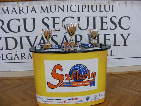 2017-es Szkely NB kosrlabda bajnoksg - Vasrnap, oktber 8-n az U14-es korosztlyokkal indul a 2017-es kosrlabda Szkely NB, amelyre 27 fi s 30 lny csapat nevezett be klnbző kategrikban.
A bajnoksg immr az 5-ik kiadsnak rvend, 2012 ta rendezi a Sicul Basket SE rendszeresen 2017-ben versenyt rtak ki a kvetkező fi s lny korosztlyokban. U10, 11, 12, 13, 14, 16, 18 s felnőtt.
A bajnoksgok teremtorna formtumban zajlanak havonta 1-2 alkalommal.
Az idei szezonban kilenc helysg kpviselteti magt:
Kolozsvr, Marosvsrhely, Szkelyudvarhely, Kovszna, Kzdivsrhely, Sepsiszentgyrgy, Cskszereda, Gyergyszentmikls, Bereck. 

A vasrnap sorra kerlő kzdivsrhelyi torna 09:00 től kezdődik a kzdivsrhelyi Sportcsarnokban, s rszt vesznek Sepsiszentgyrgy, Kovszna, Gyergyszentmikls, Szkelyudvarhely s Kzdivsrhely fi s lny csapatai.

