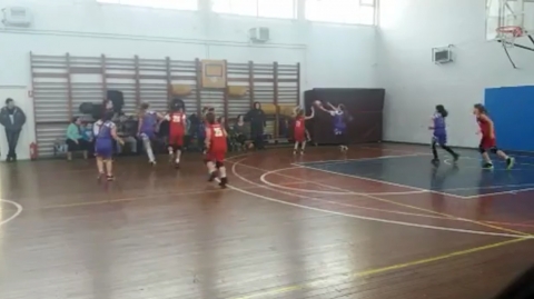 U11-es l�ny SZNB - I fordul� Gyergy�szentmikl�son 2018 janu�r 20  - U11-es l�ny SZNB - I fordul� Gyergy�szentmikl�son 2018 janu�r 20 

Gyergy�szentmikl�s � Udvarhely 33-25
Marosv�s�rhely � K�zdiv�s�rhely  33-14
3-4 Udvarhely - K�zdiv�s�rhely 33-31
1-2 Gyergy�szentmikl�s � Marosv�s�rhely 28-27

T�bl�zat 
1 Gyergy�szentmikl�s 4p
2 Marosv�s�rhely 3p 
3 Udvarhely 2p 
4 K�zdiv�s�rhely 1p 
5 Sepsiszentgy�rgy-i ISK 0p (az első fordul�ban �llt)