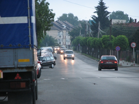 Felf�ggesztett �v�v�zszolg�ltat�s a Csern�toni �ton h�tfőn 12 �r�t�l 14 �r�ig - H�tfőn (mai nap) 2018 janu�r 22-�n K�zdiv�s�rhelyen meghib�sodott a v�zvezet�k a Csern�toni �ton (folyik), ez�rt 12 �r�t�l 14 �r�ig felf�ggesztj�k az �v�v�zszolg�ltat�st az eml�tett utc�ban.