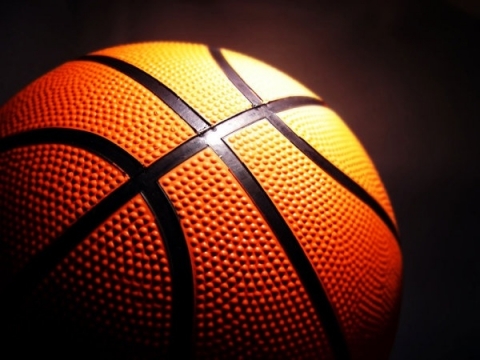 U20-s női kos�rlabda teremtorna Tirgovisten - NMSK - Rapid 63-50 - Keddtől cs�t�rt�kig U20-s női kos�rlabda teremtorn�ra ker�l sor Tirgovisten a h�zigazda Tirgoviste-i ISK, a Nagyv�rad-i Mihai Eminescu, a k�zd�vas�rhely-i NMSK �s a Bukaresti Rapid k�z�tt. A torna nyit�m�rkőz�s�n kedden a k�zd�vas�rhelyiek egy szenz�ci�s 3 pontos dob�sz�zal�kkal 13 ponttal legyőzt�k a bukaresti Rapid gard�j�t.

NMSK - Rapid 63-50
NMSK csapata: INCZE 14(3�3)p, VOLONCS 8(2�3)p, BOLONI 9(1�3)p, KOV�CS 4p, BARTOK 2p, HOLINKA 14(1�3)p, BISZAK 12(1�3)p, BALAS, LENART, ISTOK. Edző: Ljuba Kolarevic