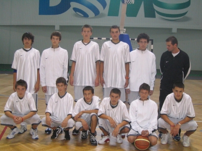 U16-os koroszt�ly kos�rlabda: Nagy M�zes Iskol�s Sportklub - Brasovia Brass� - 2008. okt�ber 12-�n, vas�rnap du. 2 �rai kezdettel ker�l sor az U16-os
koroszt�ly kos�rlabd�sainak megm�rettet�s�re a k�zdiv�s�rhelyi
sportcsarnokban.A helyi Nagy M�zes Iskol�s Sportklub vend�g�l l�tja a brass�i Brasovia csapat�t.Minden sportkedvelőt szeretettel l�tunk a rendezv�nyre.A bel�pőjegy �ra 1 lej.Szervezők: Nagy M�zes Iskol�s Sportklub kos�rlabda szakoszt�lya �s K�zdiv�s�rhely Polg�rmesteri Hivatal�nak sportirod�ja.