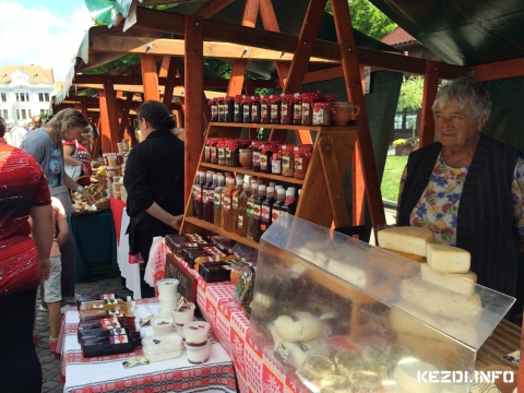 Áprilisi Hagyományos Termékvásár Kézdivásárhalyen - 2018 április 14-én, szombaton reggel 08:00 órától délután 14:00 óráig tart a hagyományos termékvásár Kézdivásárhely főterén, a Gábor Áron téren.