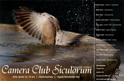 Camera Club Siculorum fotókiállítás - Április 19.-én, hétfőn 18 órakor a Vigadóban nyílik meg a Camera Club Siculorum fotókiállítása.A klub minden évben reprezentatív szelekciót állít ki tagjainak alkotásaiból, eddig csak Sepsiszentgyörgyön szerveztek kiállítást, idéntől elviszik a tárlatot a megye többi városába is. A kiállítás képanyagát festővászonra nyomtatták, ami sajátos plaszticitást kölcsönöz a fotóknak, a tucatnyi alkotó a jól ismert, hagyományos műfajban mutatkozik be, új színfoltot jelent a kézdivásárhelyi Moldován Zsolt néhány természetfotója. Kiállítanak: Balási Csaba, Bakó Zoltán, Bede Gábor, Kovács László Attila, Nagy Lajos, Nagy B. Árpád, Máriási Attila, Moldován Mihály, Moldován Zsolt, Szász Fábián József, Toró Attila, Vargyasi Tamás.A Camera Club Siculorum fotóművészeti társulás 2008 márciusában alakult Kovászna, Hargita és Brassó megyei aktív fotóművészek részvételével, sepsiszentgyörgyi székhellyel. Célja a vizuális kultúra ápolása, a fényképezés magas szintű művelése. A fotóklub alapító tagjai közül többen szerepeltek már országos- és nemzetközi kiállításokon és jelentős díjakat nyertek különféle pályázatokon.Vallják, hogy a fotóművészetnek társadalmi szerepe is van az esztétikai értékek megteremtése mellett. Az alapító tagok eddigi munkássága a kulturális örökség megőrzését, szociális problémák feltárását, a környezet védelmét is szolgálták.A Camera Club Siculorum közössége fotózások alkalmával indult beszélgetések, tapasztalatcserék, vizuális projektekben való együttműködések és személyes kapcsolatok mentén alakult ki.A Román Fotóművészek Szövetsége által az első „Fotóklubok Kupája' elnevezésű országos versenyen a nemzetközi fotóművészekből álló zsűri (Viorel Simionescu E.FIAP /RO-Kanada/, Georg. S. Holzmann E.FIAP, Hon.E.FIAP /Németország/, Marcello Materassi E.FIAP/s, MFIAP /Olaszország/) a sepsiszentgyörgyi Camera Club Siculorum fotóművészeti társulásnak ítélte a Klubok Kupáját.http://www.sepsiszentgyorgy.info/rendezvenyek/83-camera-club-siculorum/289-camera-club-siculorum-fotokiallitas