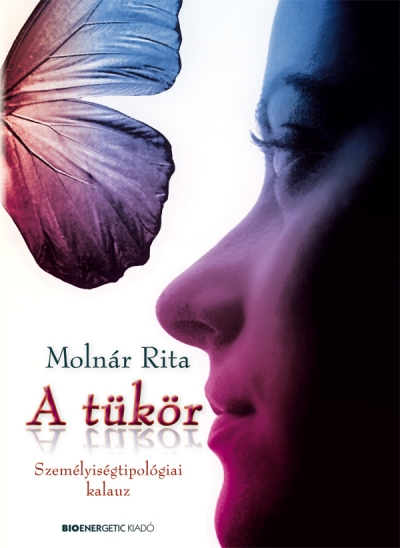Molnár Rita A tükör című könyvének bemutatója - Május 4.-én, kedden 18 órakor a Vigadóban Molnár Rita A tükör című könyvének bemutatója.Az önismerethez sokféle út vezet, mások megértését magunk megismerésével kell kezdenünk. A Bioenergetic Kiadó Tükör című könyve személyiségtipológiai kalauz, kulcs magunkhoz és másokhoz. A tükörbe nézek,...ha magamat akarom jobban megismerni......ha bizonytalan vagyok abban, hogyan tegyem kiegyensúlyozottabbá életem különböző területeit......ha nem értem Őt és egyes reakcióit, pedig tényleg szeretném......ha nem akarom olyan elvárásokkal terhelni a hozzám legközelebb állókat, amelyeknek, bármennyire is szeretnek engem, nem tudnak megfelelni......ha a gyermekemet szeretném boldognak látni és engedni, hogy a legjobbat hozza ki magából......ha a munkahelyi kapcsolataimat rendezném, fejleszteném és eredményesebb közös munkára vágyom......ha felelősséget akarok vállalni magam testi-lelki egészségéért és saját szervezetem egyéni igényeinek megfelelő életvezetést folytatni...Az önismeret útjának állomásai a megvilágosodás, megértés, elfogadás, szeretet, szabadság, kiteljesedés, önmegvalósítás, boldogság és testi-lelki egészség. Mindnyájan erre vágyunk valahol.