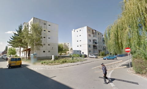 V�zelz�r�s december 12-�n, szerd�n a Szabads�g utc�ban - T�j�koztatjuk a fogyaszt�kat, hogy a K�z�zemek Rt. 2018. december 12-�n, szerd�n, 13:30 - 15:30 �ra k�z�tt jav�t�si munk�latok miatt felf�ggeszti az iv�v�zszolg�ltat�st K�zdiv�s�rhelyen a Szabads�g utc�ban.

A munk�latok befejez�se ut�n a szolg�ltatott iv�v�z zavaros lehet. Az esetleges kellemetlens�gek�rt meg�rt�s�ket �s t�relm�ket k�rj�k.
