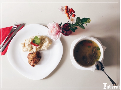 �trium Hotel napi men� febru�r 11 - febru�r 16, 2019 - �trium Hotel napi men� febru�r 11 - febru�r 16, 2019

2019, Febru�r 11, h�tfő
Kukoricaleves csirkemell kock�kkal
Cordonbleu, szalmakrumpli, sal�ta

2019, Febru�r 12, kedd
H�sgomb�cleves
Spen�tfőzel�k, fas�rozott, parasztpity�ka

2019, Febru�r 13, szerda
S�rgabors� guly�sleves
Pan�rozott csirkemell, rizi-bizi

2019, Febru�r 14, cs�t�rt�k
Fokhagym�s-toj�sos cibereleves
Kemenc�ben s�lt csirkecomb, petrezselymes pity�ka, sal�ta

2019, Febru�r 15, p�ntek
Daragaluska leves
Diszn�h�s szelet vadas m�rt�ssal, puliszka